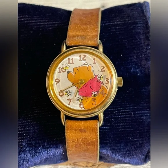 Disney Watch Winnie the Pooh and bees Brown Leather Band Disney Winnie the Pooh Analog Watch with Honey Theme, Easy  main image 2